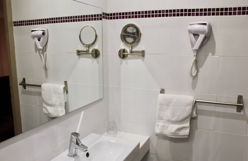 20th Arrondissement Hotel | Hôtel des Pyrénées