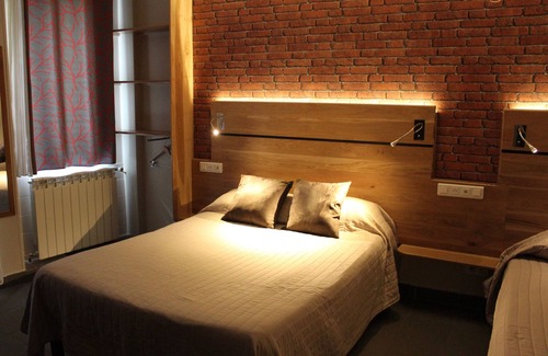 20th Arrondissement Hotel | Hôtel des Pyrénées