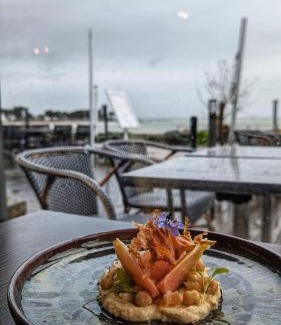 Saint-Jacques Hotel | Hôtel du Port Bar Restaurant