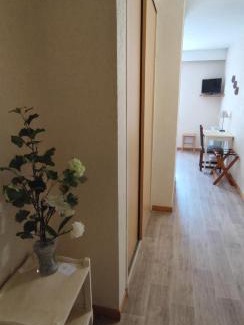 Mornas Hotel | Hôtel et Restaurant Le Manoir - Echangeur A7-A9 - 24h-24h