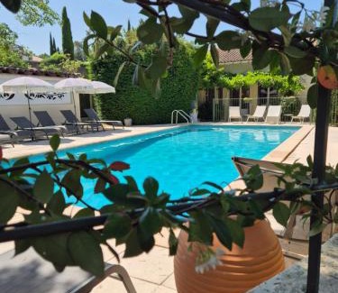 Venasque Hotel | Hôtel La Garrigue & Bar Le Perchoir