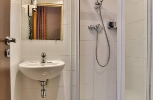 Vincennes Hotel | Hôtel Le Home