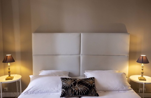 Villefranche-sur-Mer Hotel | Hôtel Le Provençal