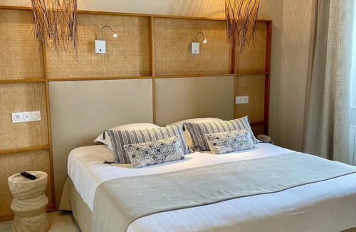 Perros-Guirec Hotel | Hôtel Les Costans, The Originals Relais