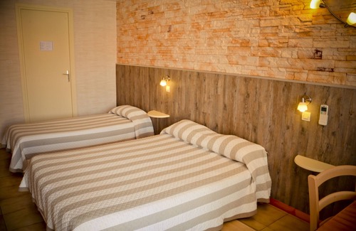 Hourtin Hotel | Hôtel les Pins