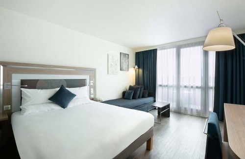 Saint-Pierre-du-Perray Hotel | Hôtel Novotel Senart Golf de Greenparc