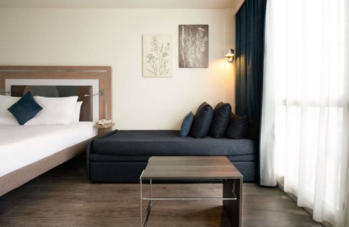 Saint-Pierre-du-Perray Hotel | Hôtel Novotel Senart Golf de Greenparc