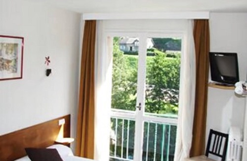 Uzerche Hotel | Hôtel Restaurant Ambroise