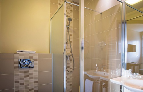 Limonest Hotel | Hôtel - Restaurant La Caborne