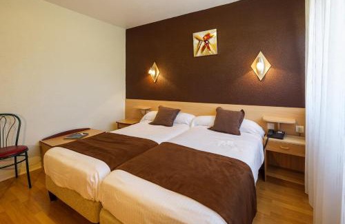 Saint-Claude Hotel | Hôtel Saint-Hubert