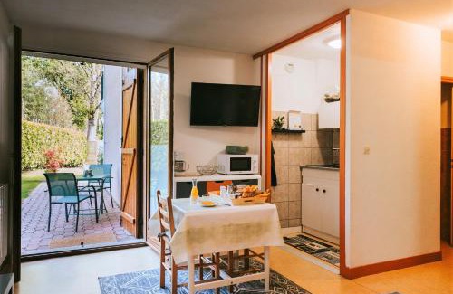 Saint-Paul-les-Dax Apartment | Hôtel Studios Les Acacias