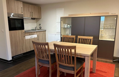 Wremen Apartment | Hübsche, Strandnahe Ferienwohnung mit Eigener Sauna und Terrasse mit Strandkorb