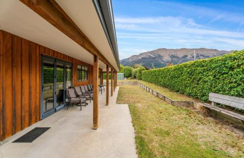 Lake Hawea House | Hāwea Delight - Lake Hāwea Holiday Home