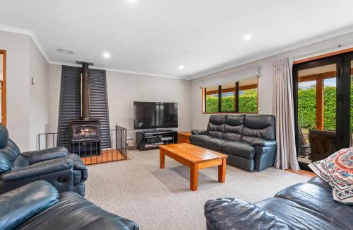 Lake Hawea House | Hāwea Delight - Lake Hāwea Holiday Home
