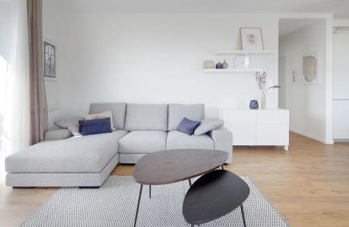 Hondarribia Historic Center Apartment | H SUITE2A by Smiling Rentals