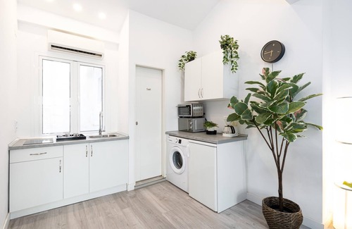 La Merced Apartment | H2M Hiniestrosa Studio french Balcony AACC WIFI