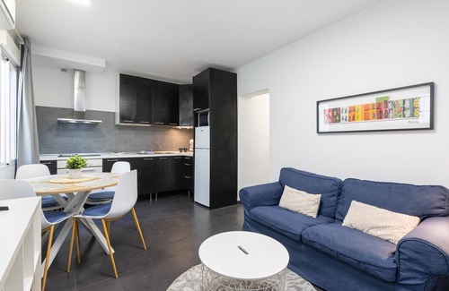 San Felipe Neri Apartment | H2M Pasaje Dos Santos SmartTV, Oven