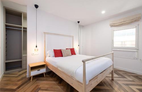 Perchel Sur Apartment | H2M Pasaje Nobleja close Train St, SmartTv, AACC