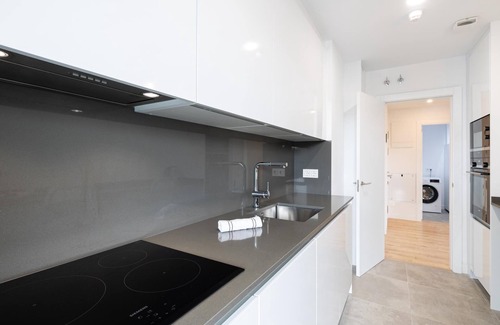 Palma-Palmilla Apartment | H2M Urban Sky Terrace & Pool & Gym