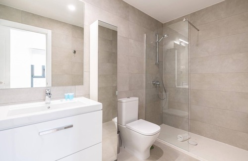 Palma-Palmilla Apartment | H2M Urban Sky Terrace & Pool & Gym