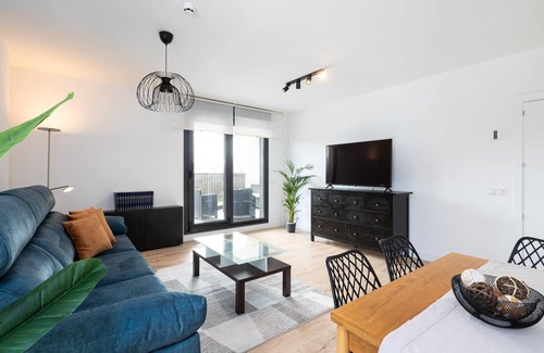 Palma-Palmilla Apartment | H2M Urban Sky Terrace & Pool & Gym