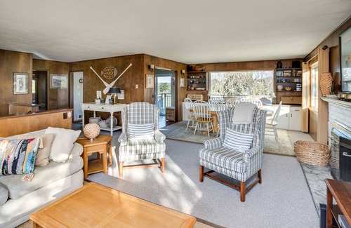 Gearhart House | H390 Pet friendly limited ocean-view house next to Gearhart Golf Link