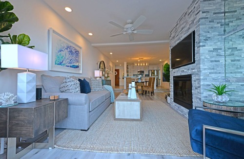 Avalon Condo | H890: Breathtaking ocean front villa, 2 Fireplaces, Cart, King Bed, VIEWS
