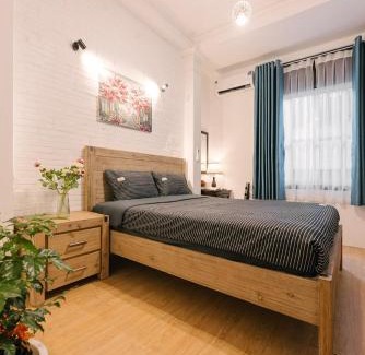 Hang Buom Apartment | Ha Noi, 3 Bedrooms, Big Balcony, Super Location, Central