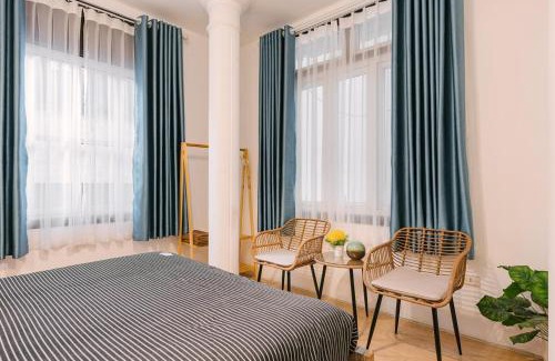 Hang Buom Apartment | Ha Noi, 3 Bedrooms, Big Balcony, Super Location, Central