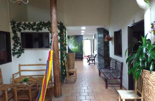 Pinchote House | Habitación 4 personas Hostal centro San Gil