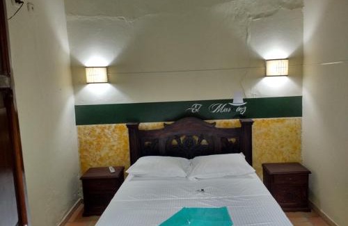 Pinchote House | Habitación 4 personas Hostal centro San Gil
