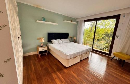 Hondarribia House | Habitación con baño compartido