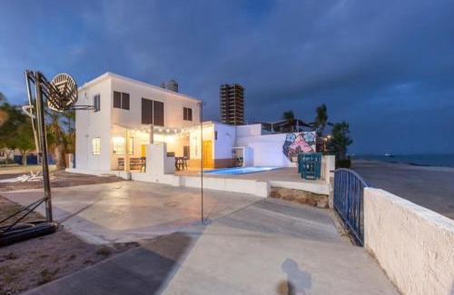 La Paz House | Habitación Privada a Pasos del Mar con Baño Propio