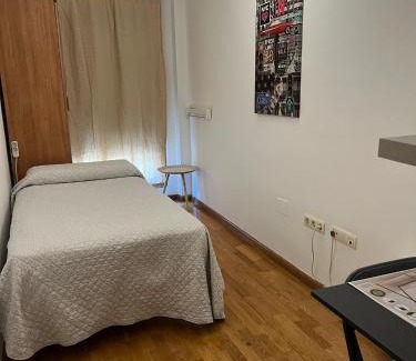 Algeciras House | Habitaciones Privadas en Apartamento Compartido
