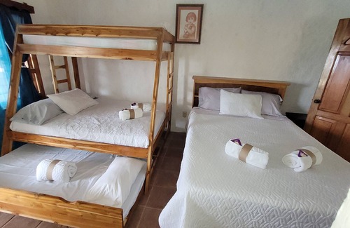 Flores House | Hacienda Bella Vista, Estilo Campo, Vacaciones en Familia, Apto Para Mascotas