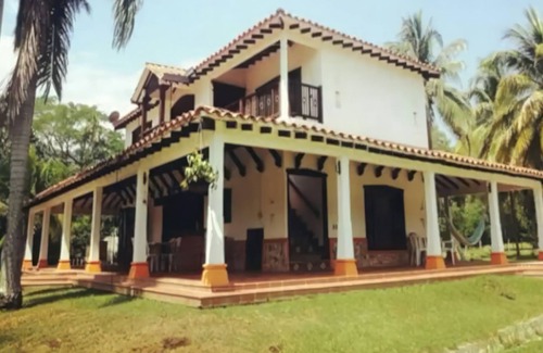 Santa Fe de Antioquia House | Hacienda with Private Swimming Pool/Air Conditioning/Jacuzzin