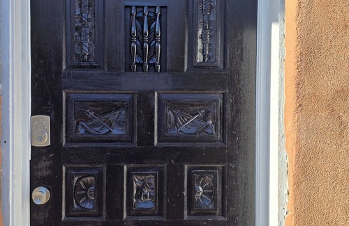 Mesilla House | Hacienda de Horacio a 3 bedroom w/2 king beds, private patio and parking. n