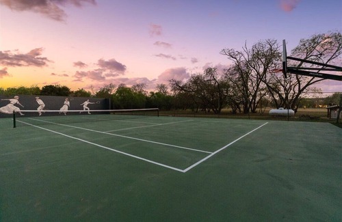 Brownsville Villa | Hacienda del Sol - Luxurious - Endless Activities!