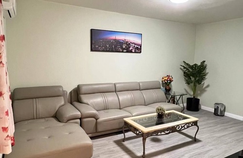 Hacienda Heights House | Hacienda Dwelling Unit 17miles-Disney