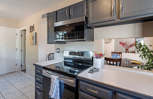 Catalina Madre House | Hacienda Encantada 3BD/2BA Pool & Hot Tub
