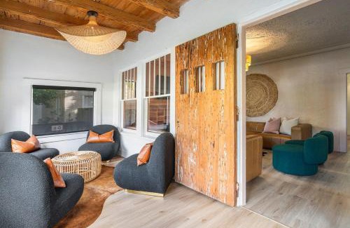 Flamingo Parks Apartment | Hacienda Flamingo Unit 1 - Spacious Designer Flat with Sunroom & Style