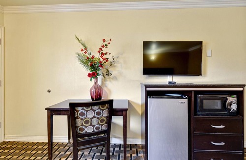 La Puente Hotel | Hacienda Inn