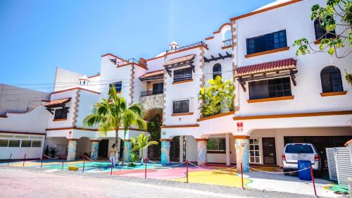 Downtown Apartment | Hacienda San Jose Condo by BVR