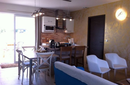 Lecci Villa | Hacienda Villa Swimming pool heated 28° spa bowling alley private tennis court
