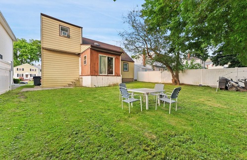 Hackensack House | Hackensack Meadow Retreat, 9 Mins to MetLife Stadium
