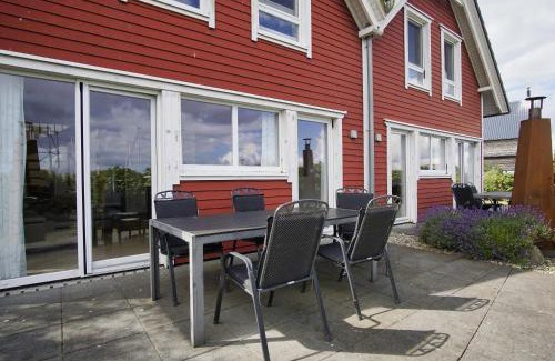Monchgut-Granitz House | hafennahes Ferienhaus mit Terrasse und Meerblick - Ferienhaus TimpeTe Steuerbord