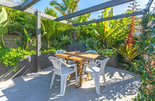 Hahei House | Hahei Beach Dolphin cottage