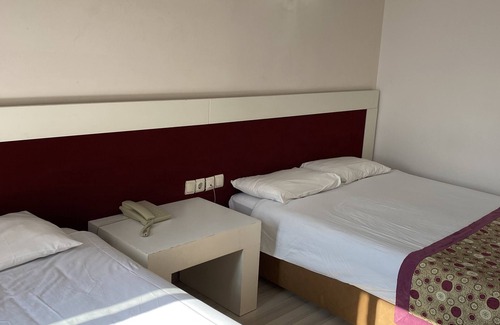 Karahayit Hotel | Halıcı Termal Otel