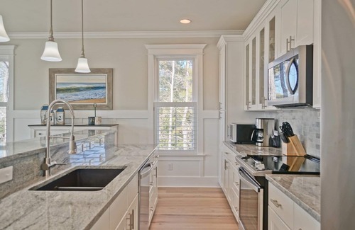 Yaupon Beach House | Halcyon Daze/104 SE 70th Street - Coastal Vacation Resorts