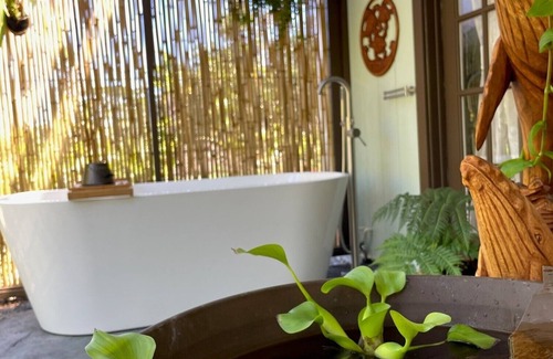 Keaau Cottage | Hale Hapu’u. A unique Hawaiian experience.